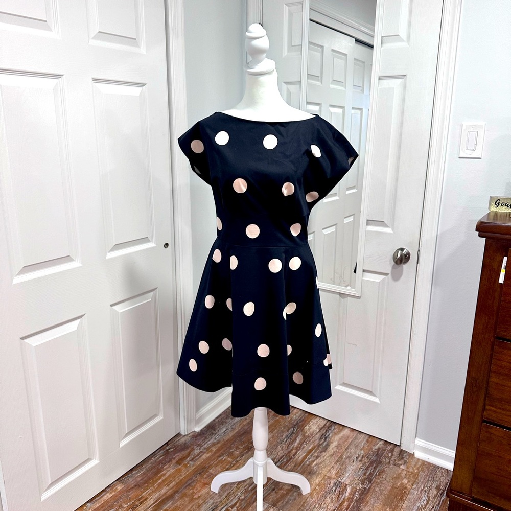 Just 40!  KATE SPADE. Sale on sale final blow out.  Price firm.
.